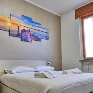 milano-como-elegante-casa-con-ampio-terrazzo.it-lombardy.com/